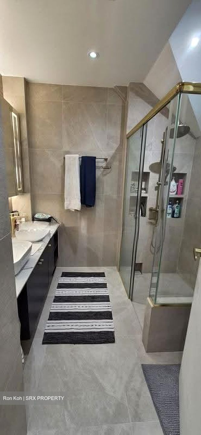 Woodgrove Condominium (D25), Condominium #636282631